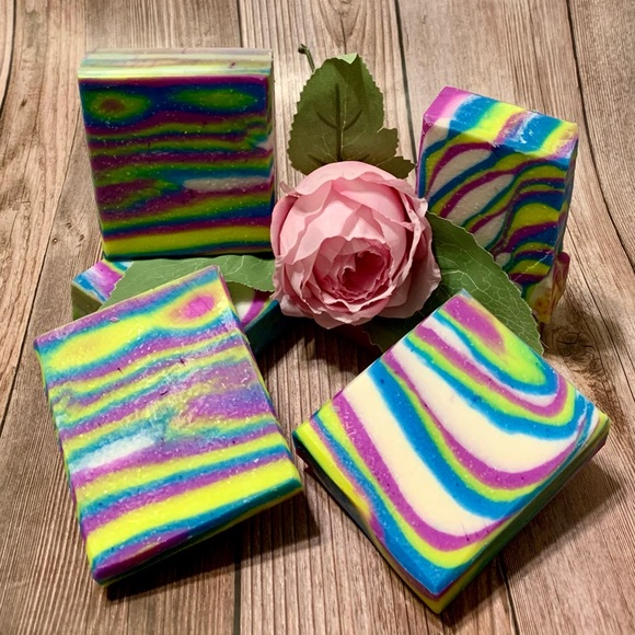 Sold out- Hand crafted artisan soap in vibrant colors - Picture 2 of 9